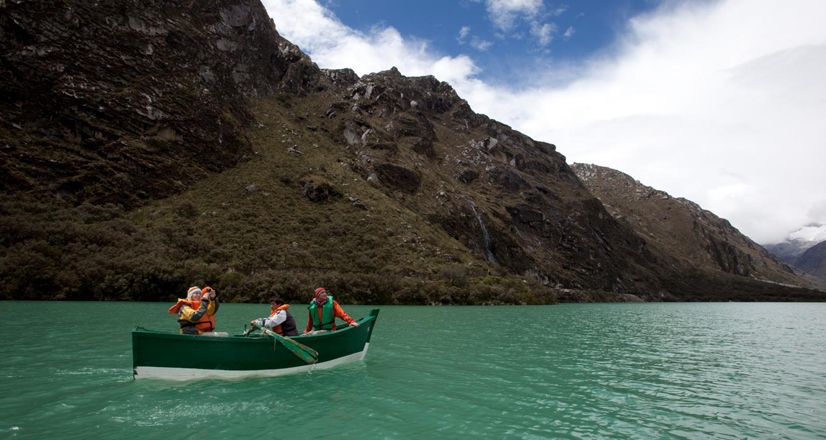 Ubicada al pie del Huascarán, esta laguna, una de las más conocidas del país, brinda un espectáculo único. Crédito: Alex Bryce / PromPerú.